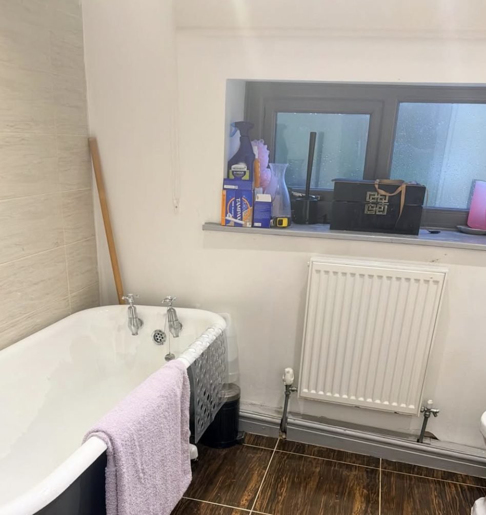 Bathroom cleaned to end of tenancy standard